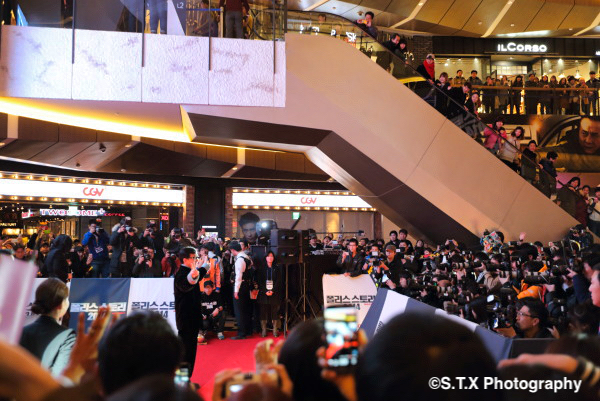 成龙首尔出席警察故事2013韩国首映