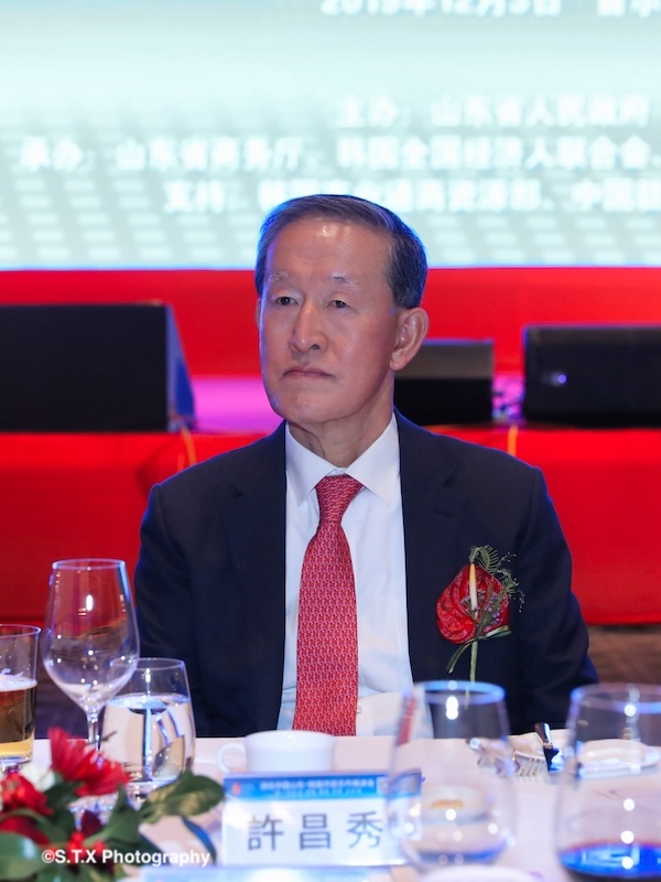 韩国全国经济人联合会 会长 许昌秀