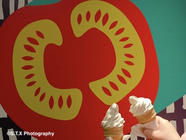 飘在思密达手机街头摄影