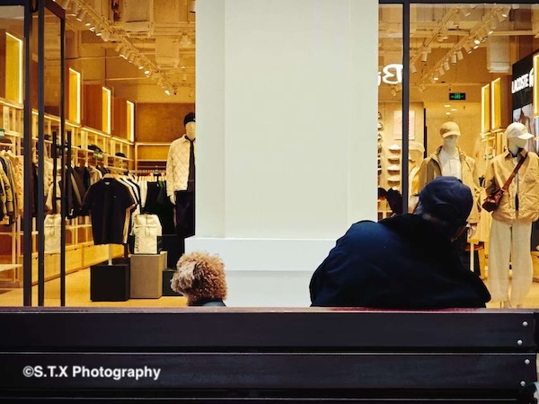 飘在思密达手机街头摄影