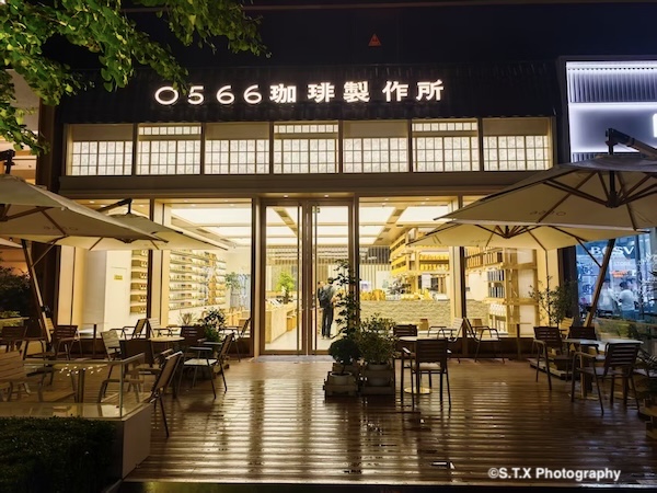 飘在思密达手机街头摄影
